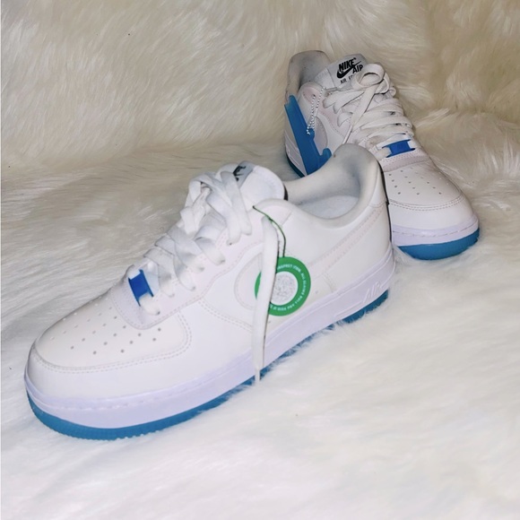 2 Pairs Of AirForce 1 Shoes.  Size 8.5 In Women’s Both Pairs    …..BUNDLE…….. - Picture 1 of 2